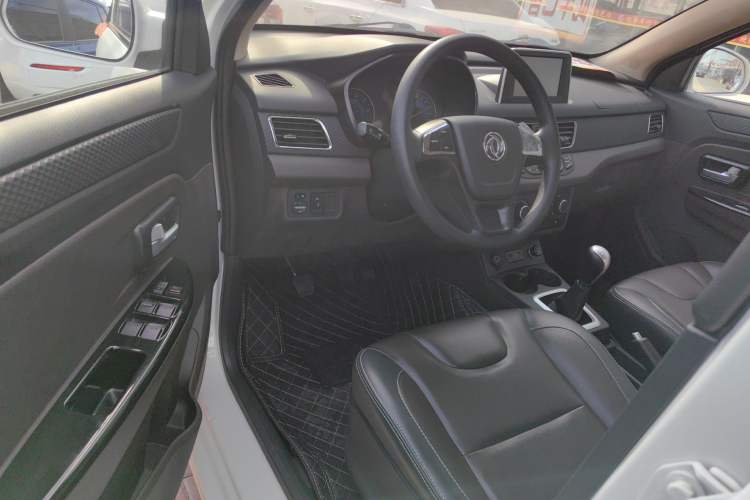 Used Dongfeng Fengon 330 2019 1.5L 330S Manual Comfort Version China VI Standard Driver Seat