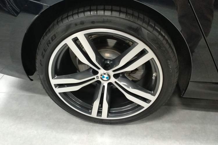Used BMW 6 Series GT 2021 Restyled 630i M Sport Package Right Rear Wheel Hub