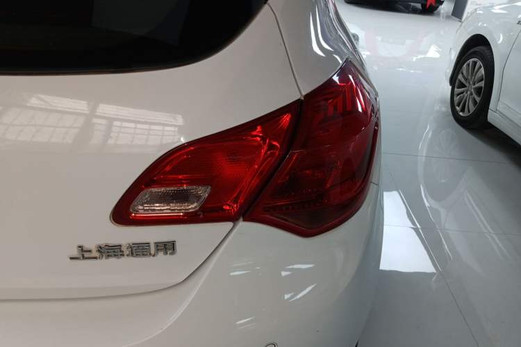 Used Buick GT 2014 XT 1.6L Automatic Fashion Edition Right Rear Taillight