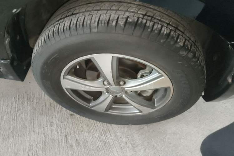 Used Haval H6 2016 Upgraded Model 1.5T Manual Two-Wheel Drive Elite Version Right Front Wheel Hub