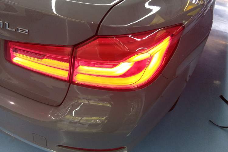 Used BMW 5 Series New Energy 2019 Updated Version 530Le Luxury Package Exterior 3