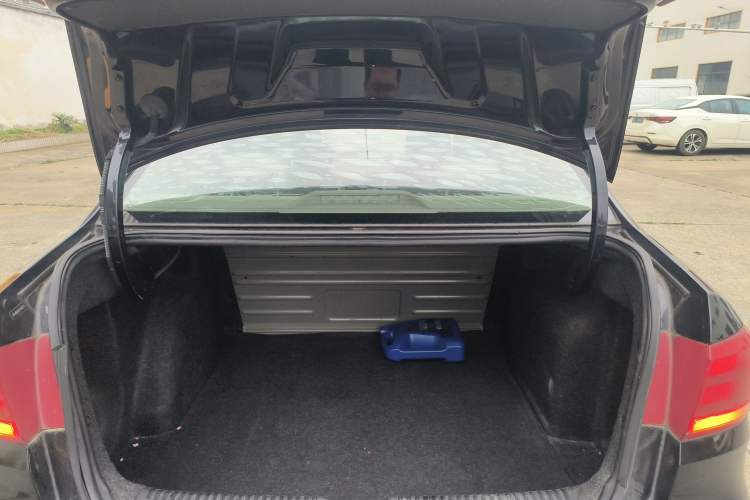 Used Volkswagen Santana 2015 1.6L Manual Comfort Edition
