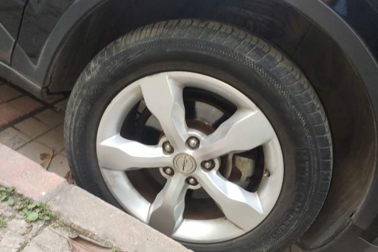 Used Zotye Domy X5 2015 1.5T Manual Luxury Version China IV Standard
