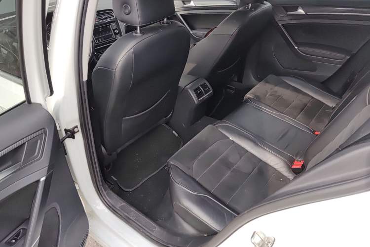 Used Volkswagen Golf 2018 230TSI Automatic Luxury Version Left Rear Seat