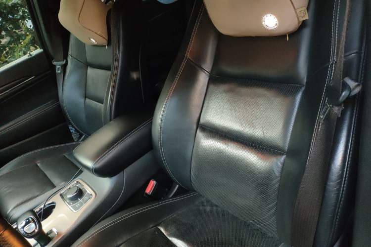 Used Jeep Grand Cherokee 2014 3.6L Elite Navigation Edition Left Front Seat