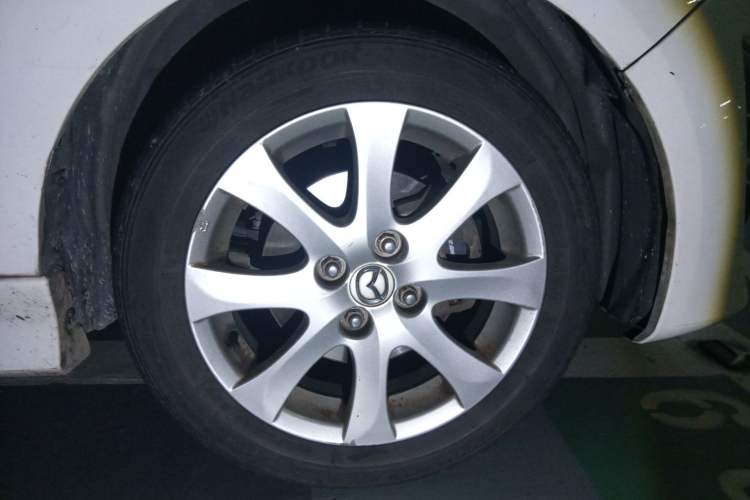 Used Mazda 2 2011 XuanDong 1.5L Automatic Fashion Edition Right Front Wheel Hub