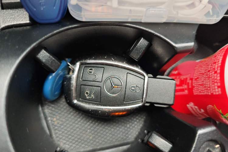 Used Mercedes-Benz GLC 2018 Facelifted GLC 260 4MATIC Dynamic Edition Vehicle Key