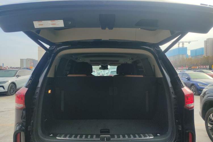 Used SAIC MAXUS D90 Pro 2020 2.0T Gasoline 4x4 Luxury Edition 6 Seats
