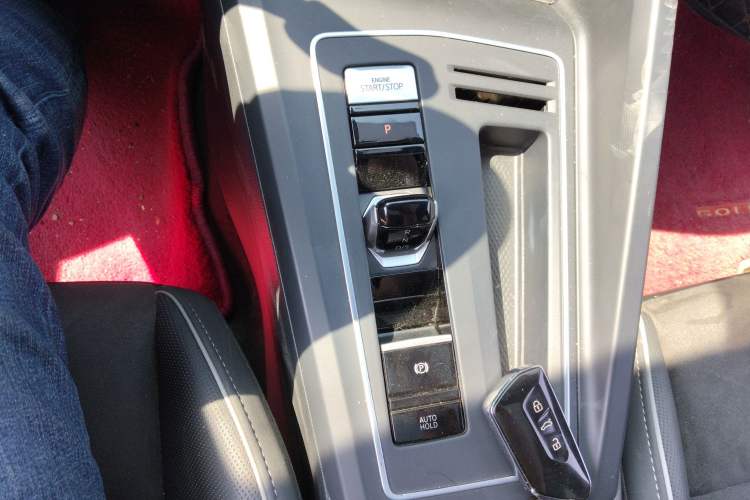 Used Volkswagen Golf 2023 Facelift 280TSI DSG R-Line
