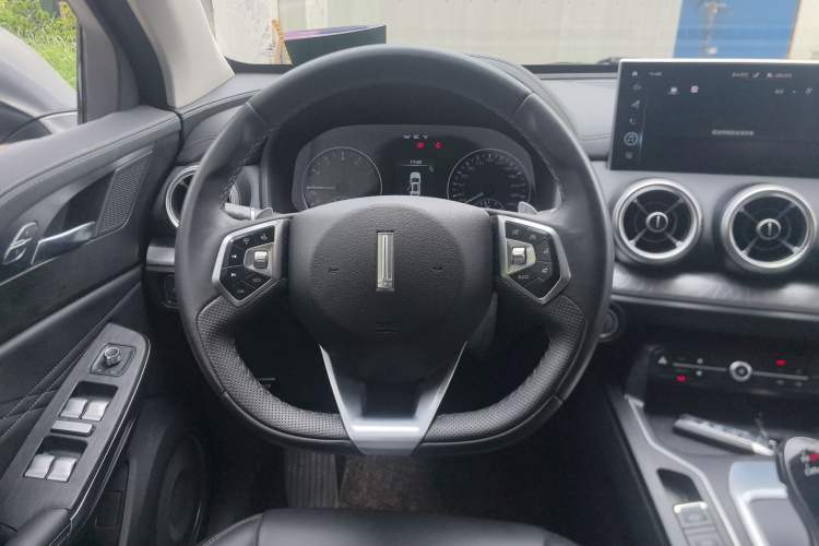 Used Wey VV5 2020 1.5T Two-Wheel Drive Color Pioneer