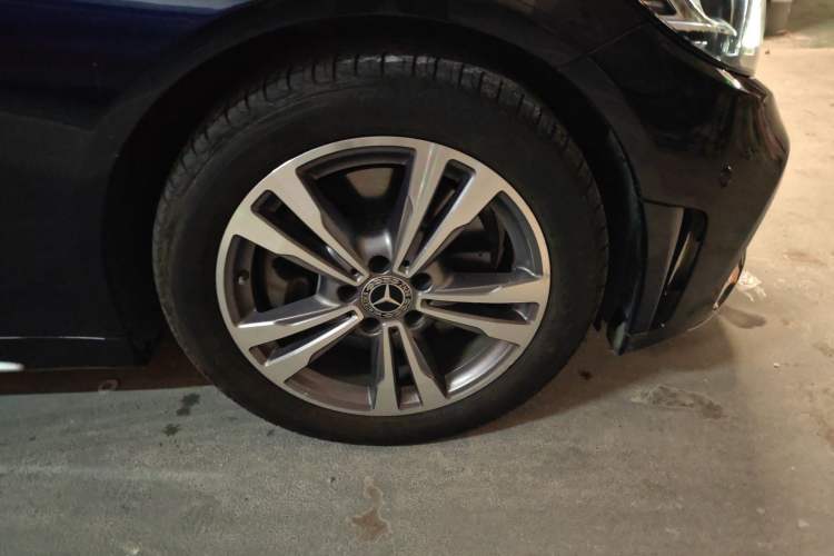 Used Mercedes-Benz C-Class 2020 Updated C 200 L Fashion Edition Right Front Wheel Hub