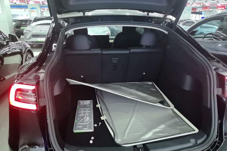 Used Tesla Model Y 2021 Long-Range All-Wheel-Drive Version