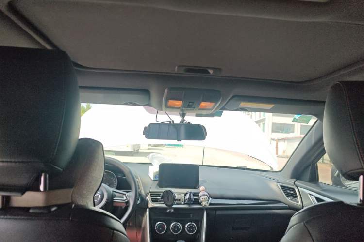 Used Mazda CX-4 2018 2.0L Automatic Two-Wheel Drive Blue Sky Dynamic Version China VI Standard Headliner