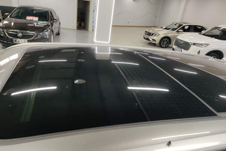 Used CHANGAN OSHAN Z6 2023 Blue Whale 1.5T DCT Smart Edition Roof