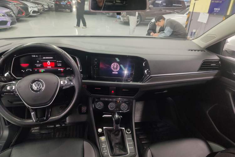 Used Volkswagen Sagitar 2021 280TSI DSG Comfort Connect Edition Audio And AC Panel