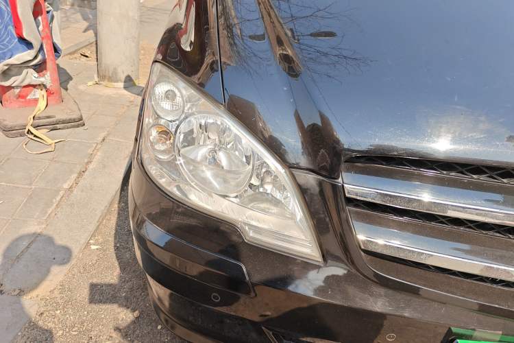 Used Mercedes-Benz Vito 2010 2.5L Elite Edition Right Front Headlight