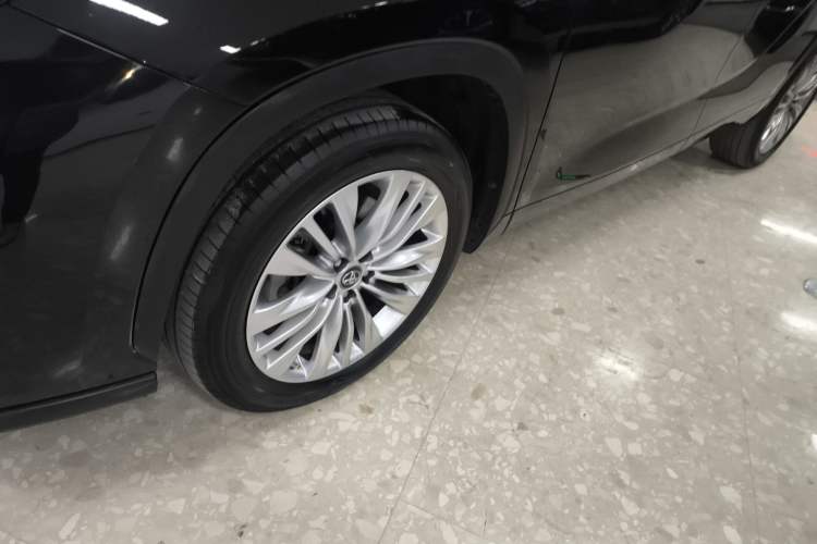 Used Toyota Highlander 2022 Dual-Engine 2.5L Four-Wheel Drive Prestige Version 7 Seats