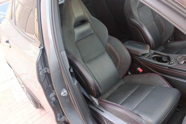 Used Lynk & Co 05 2020 2.0TD Four-Wheel Drive HypeHalo
