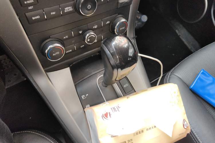 Used Chevrolet Captiva 2015 2.4L 4x4 Flagship Edition 7-Seater