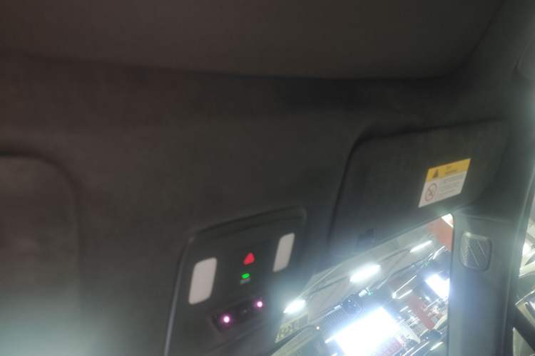 Used ONVO Luxeed L90 2025 Model—Ultra Six-Seater Version Headliner