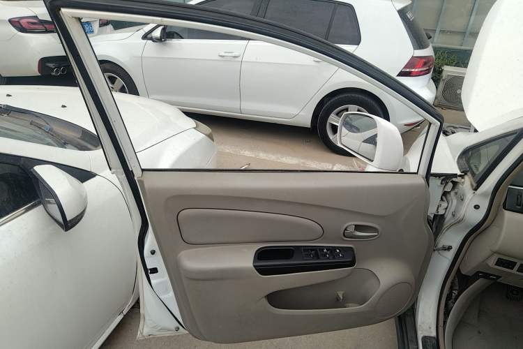 Used Venucia D50 2015 1.6L Manual Fashion Edition