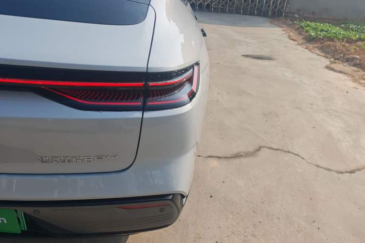 Used Geely Galaxy Galaxy 8 2025 130km EM-i Deluxe Edition
