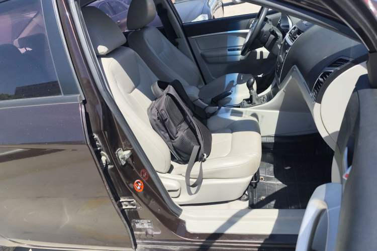 Used Geely Auto Emgrand 2016 Sedan 1.5L Manual Luxury Model Right Front Seat