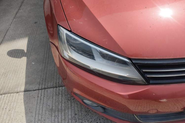 Used Volkswagen Sagitar 2014 Revised Version 1.6L Automatic Comfort Edition Right Front Headlight