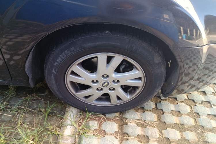 Used Bestune B50 2012 1.6L automatic with sunroof
