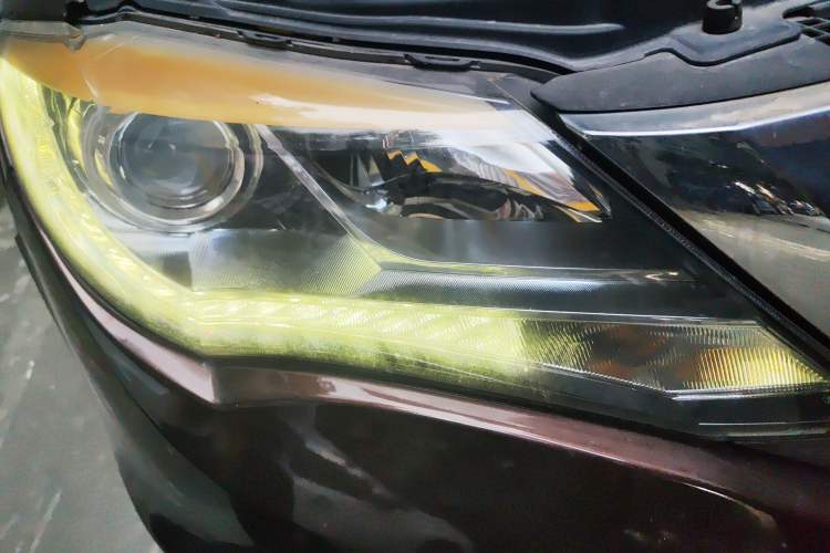 Used BYD S7 2015 2.0T Automatic Prestige Model Right Front Headlight