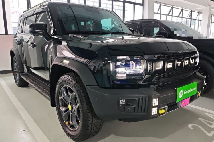 Used JETOUR Traveler 2023 2.0T All-Wheel Drive CrossPRO+ Front Right 45 Deg