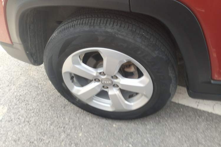 Used Jeep Compass 2017 200T Automatic Family Edition
