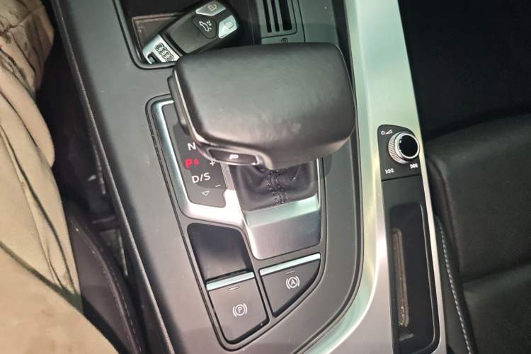 Used Audi A4L 2020 40 TFSI Fashion Dynamic Model