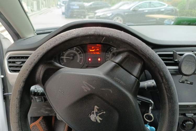 Used Peugeot 301 2014 1.6L Manual Comfort Edition
