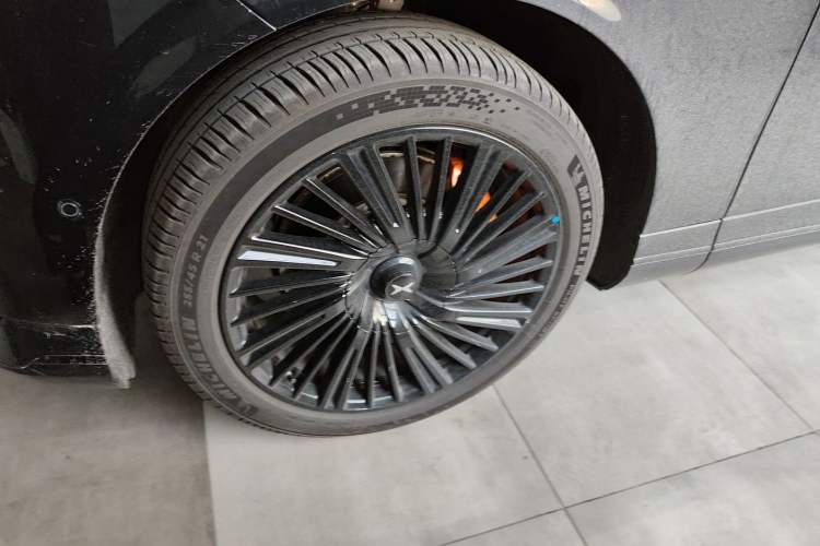 Used XPeng G9 2025 625 Long-Range Max Left Front Wheel Hub