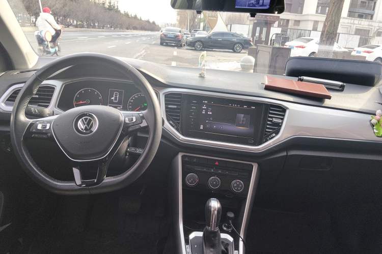 Used Volkswagen T-ROC 2021 280TSI DSG Two-Wheel Drive Elite Connect Edition