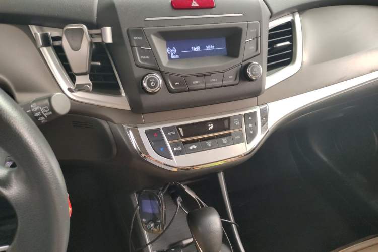 Used Honda Jade 2017 1.8L Automatic Classic Edition 5 seats Audio And AC Panel