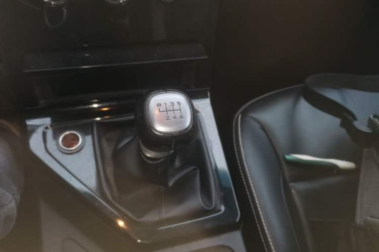 Used Wuling Hongguang PLUS 2020 1.5L Manual Comfort 7-Seater
