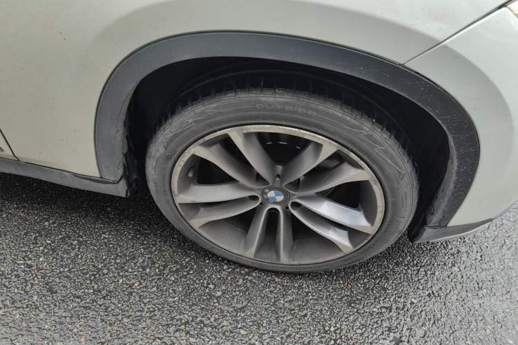 Used BMW X1 2015 sDrive18i Leading Edition Right Front Wheel Hub
