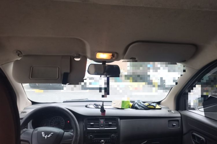 Used Wuling Rongguang V 2018 1.5L Standard Version
