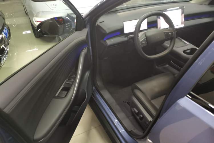 Used Nissan N6 2026 Model 180 Max Driver Seat