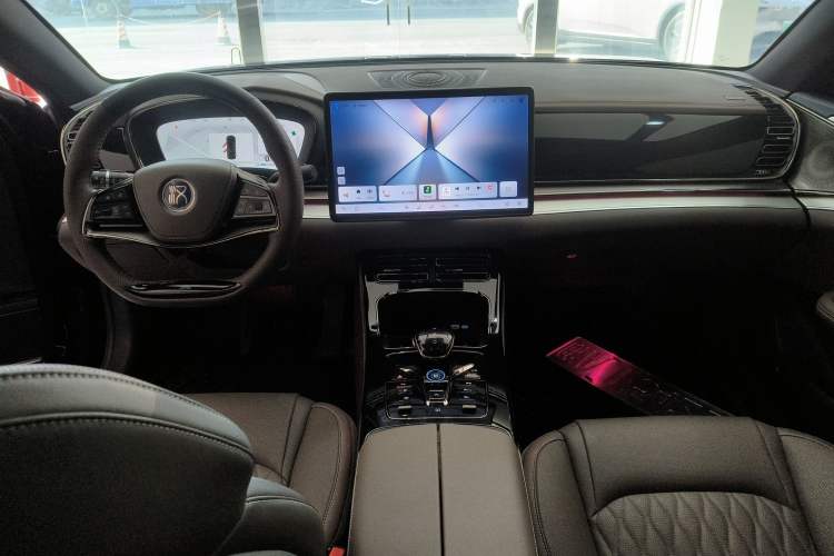 Used BYD Han 2024 DM-i Glory Edition 121KM Prestige Model
