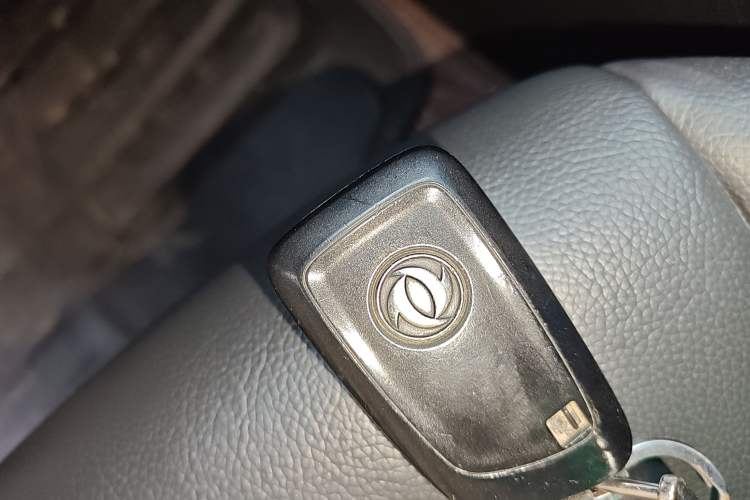 Used Dongfeng Aeolus AX7 2016 2.0L Automatic Zhiyi Trim
