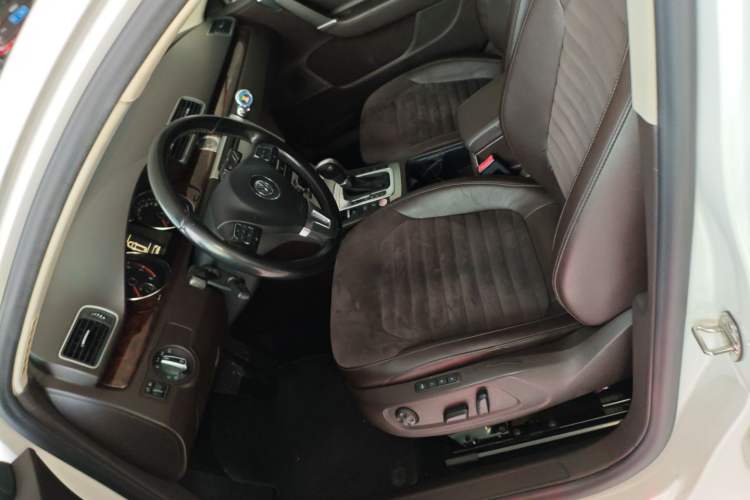 Used Volkswagen Magotan (Import) 2012 Travel Edition 2.0 TSI Comfort Version