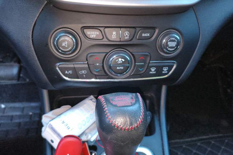 Used Jeep Cherokee 2016 2.4L Leading Smart Version