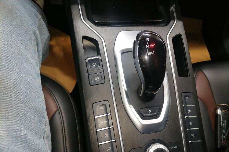 Used Wey VV5 2021 1.5T Two-Wheel Drive Smart Pioneer
