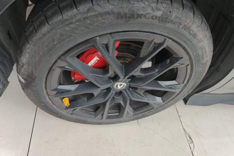 Used CHANGAN UNI-V 2024 1.5T Prestige Edition Right Rear Wheel Hub