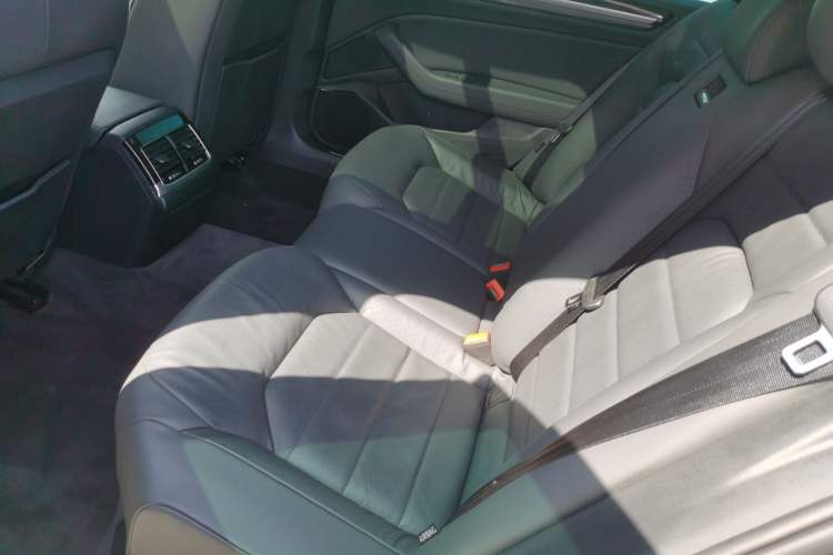 Used Volkswagen Phideon 2019 380TSI Two-Wheel Drive Business Edition China VI Standard
