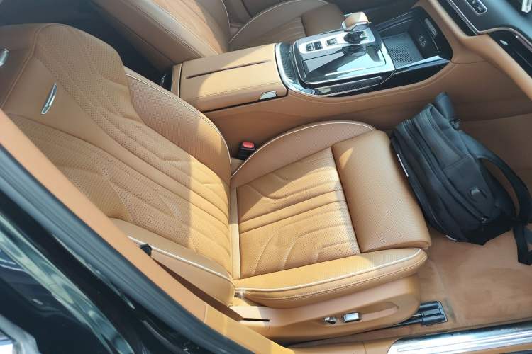 Used Hongqi H9 2024 2.0T Qixiang Luxury Business Edition