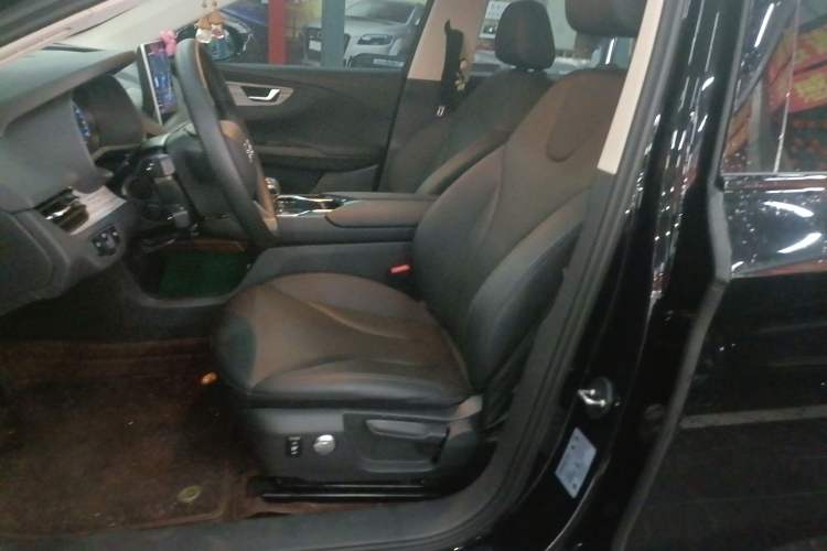 Used Hongqi E-QM5 2024 500km Range Edition
